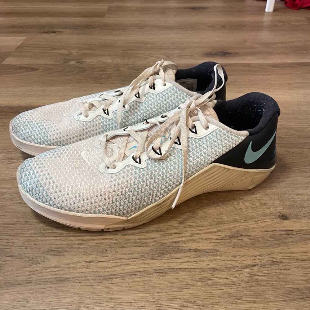 nike lifting shoes